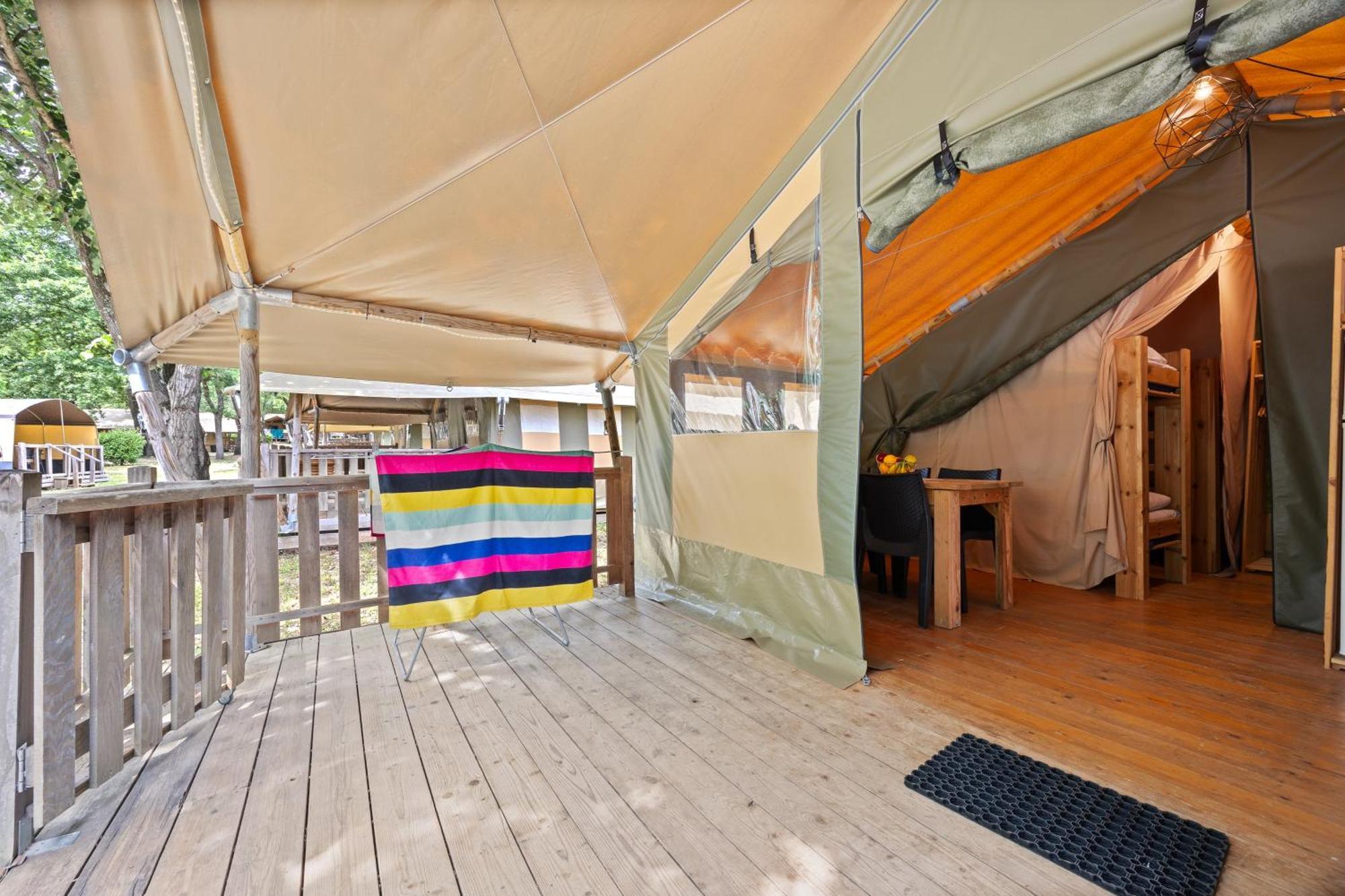 Počitniški park Easyatent Safari Tent Polari *